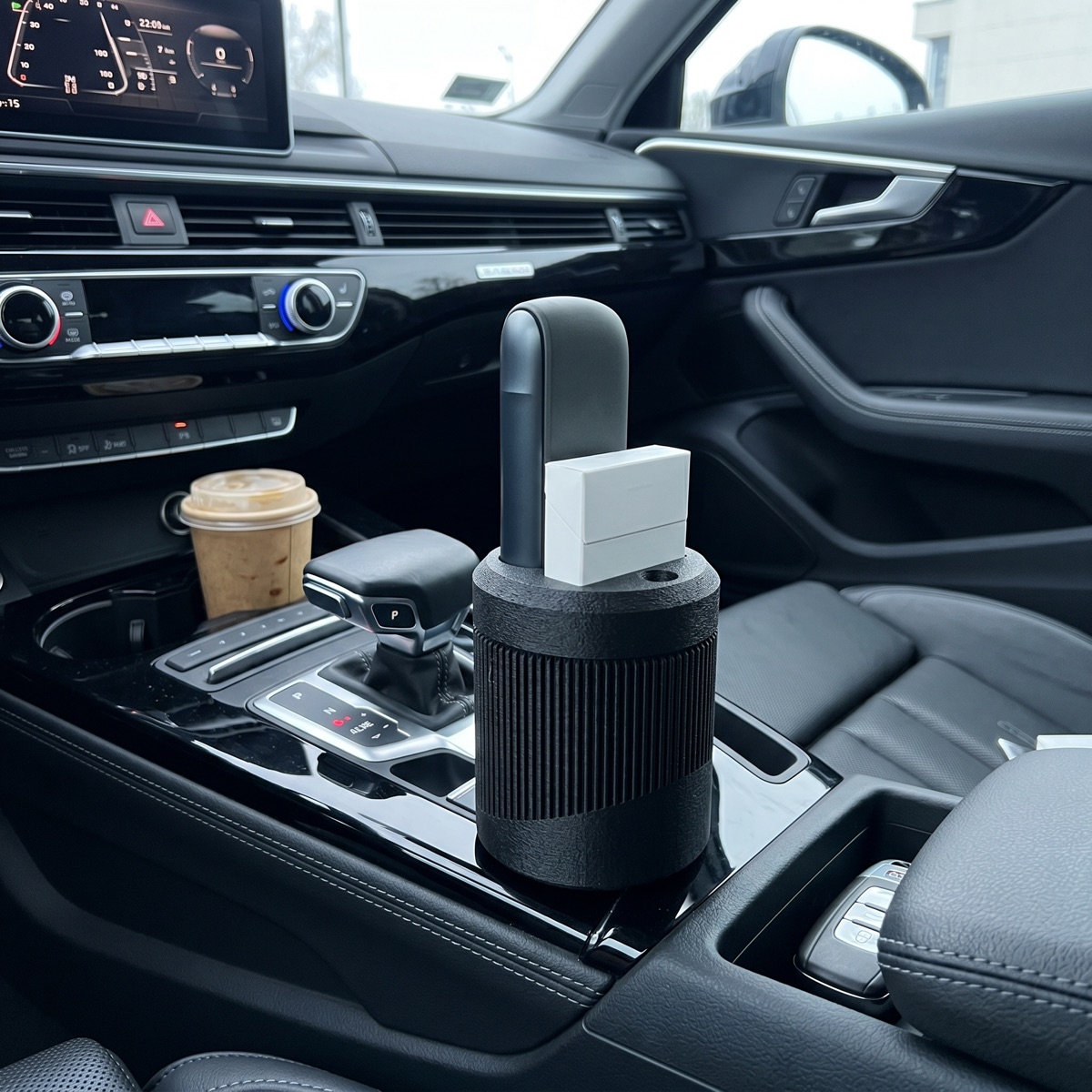 Doksta laikiklis automobilio gėrimų laikiklyje